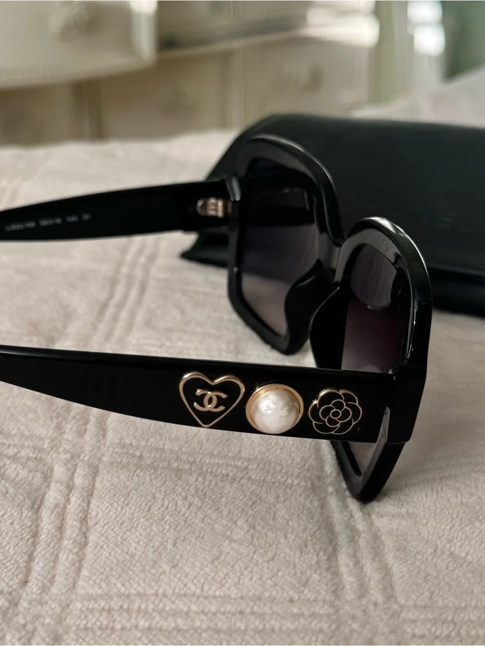 CHANEL add touch